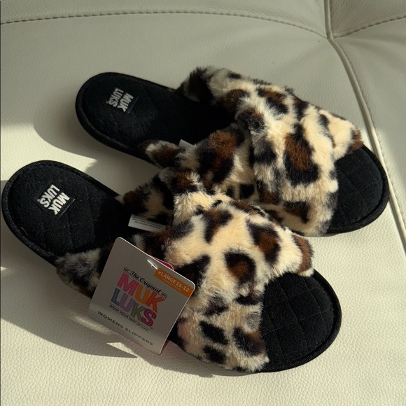 Muk Luks Fuzzy Animal Print Slippers - Picture 1 of 14